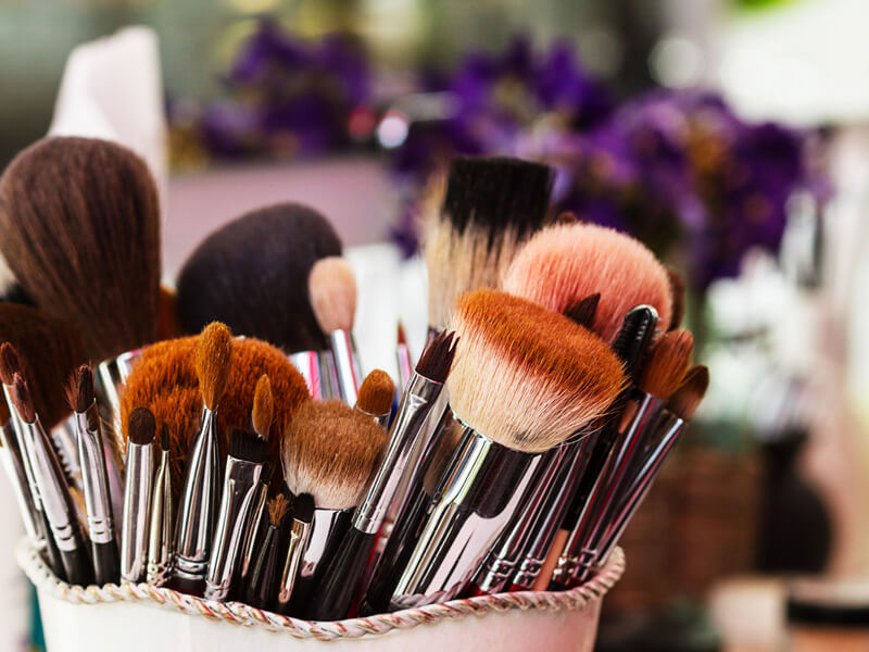 Your makeup brush has more bacteria than a toilet seat 2023