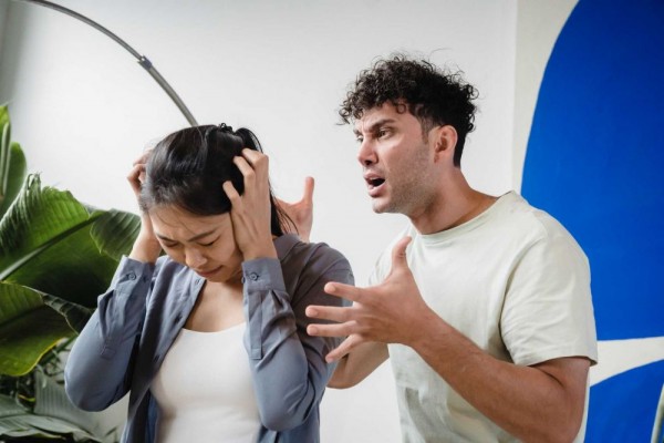 6 Signs Of Emotional Abuse In Marriage